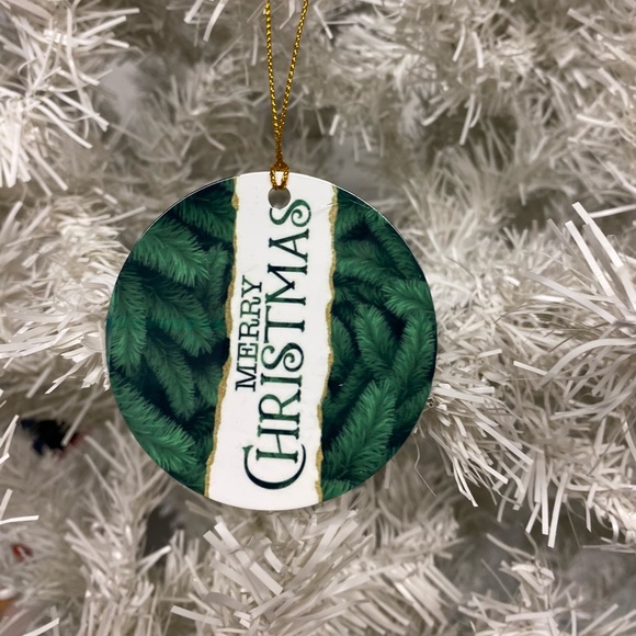 Green round metal ornament - Picture 3 of 3